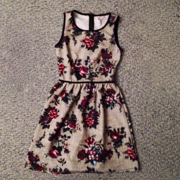 Floral Fit and Flare Contrast Trim Flower Dress