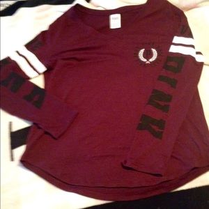 VS pink L/S v neck Tee