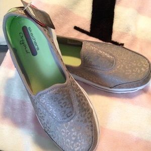 NWT Leopard Sketchers Go Walk