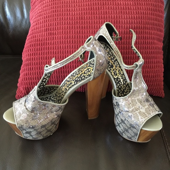 REPOSHING Jessica Simpson Dany platform shoe