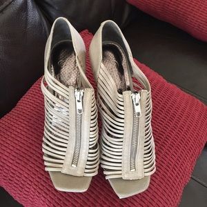 REPOSHING Jessica Simpson high heel shoes