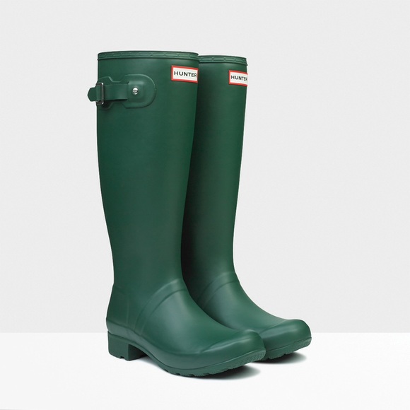 Hunter Tall Rain Boots in green, 8, fits like 9