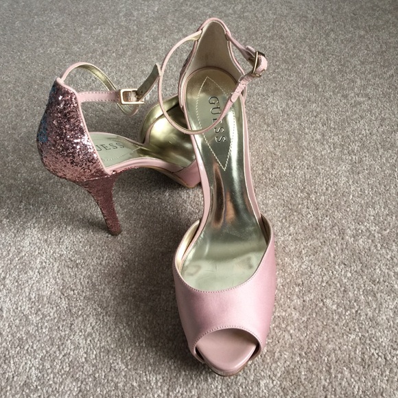 Guess brand pink heels - Picture 2 of 2
