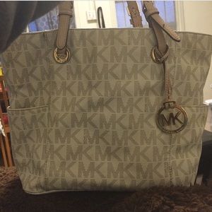 MICHAEL KORS JET SIGNATURE TOTE AUTHENTIC 100%