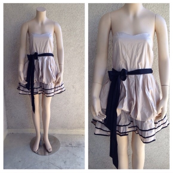 Balloon Dress With Ruffles - Picture 2 of 3