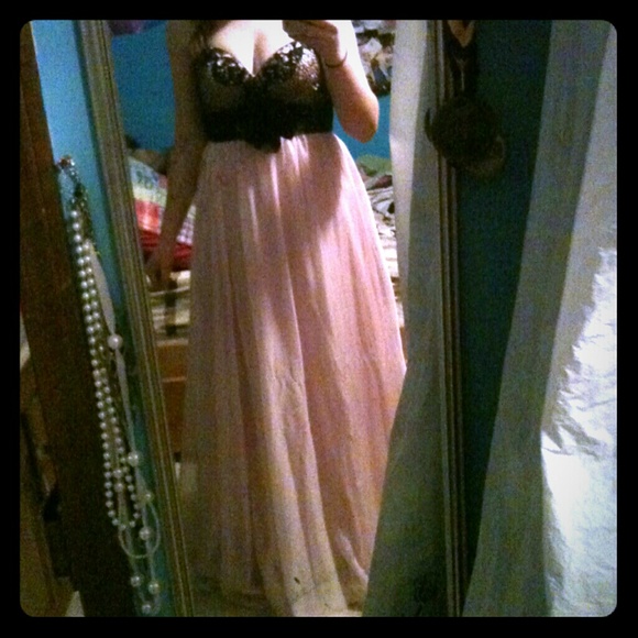 Prom dress - Picture 1 of 2