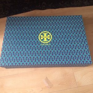 Tory burch boot box