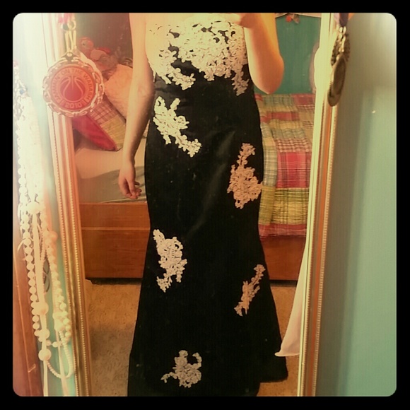 Prom dress - Picture 1 of 1