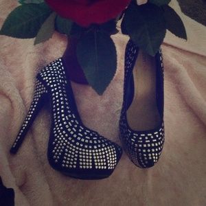 Sexy black high heels🌹🌹