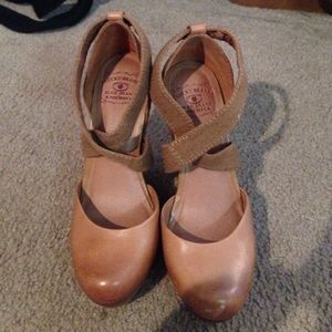 Lucky Brand Closed Toe Wedges