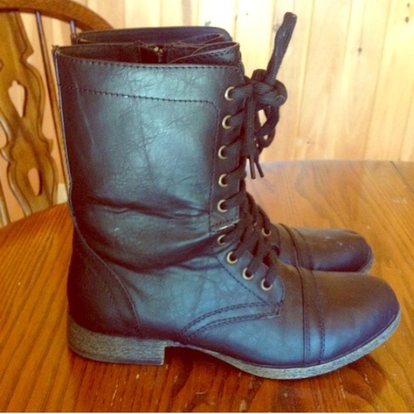 Black combat boots by Madden girl