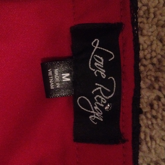 Black & Red floral lace dress - Picture 3 of 3