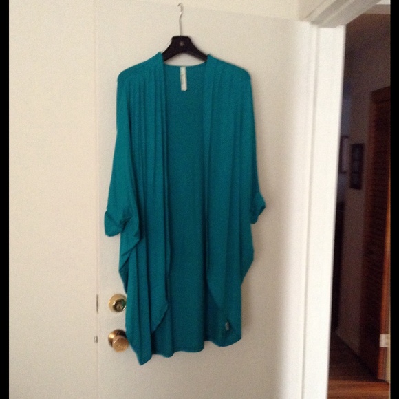 Emerald Fashion La🐚Soft Draped Teal Cardigan NWOT