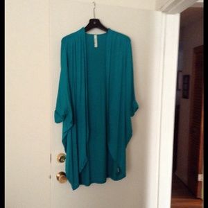 Emerald Fashion La🐚Soft Draped Teal Cardigan NWOT