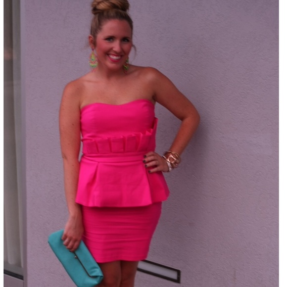 🙅🙅🙅 SOLD! 🙅🙅🙅Hot pink peplum dress