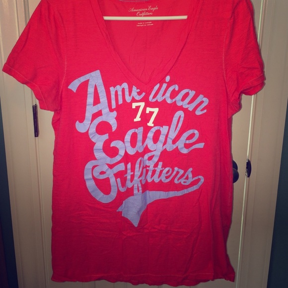 American Eagle graphic tee
