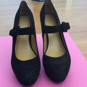 Nine west black suede pumps