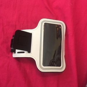 Workout armband for iPhone 4 or 4s