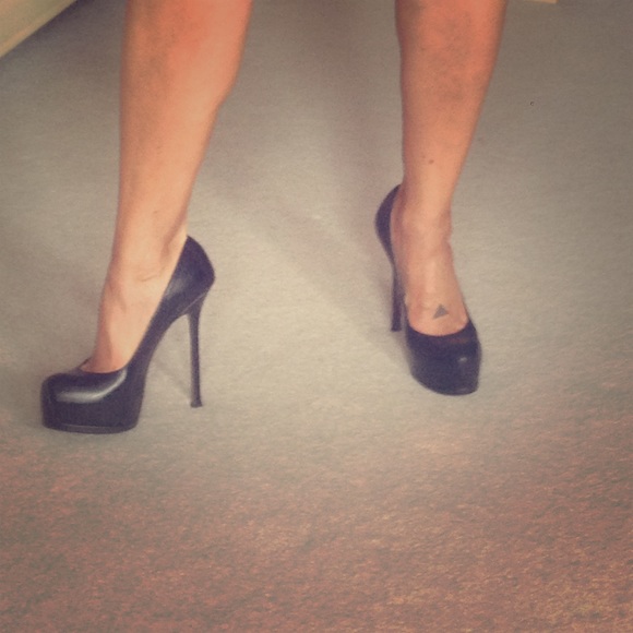 Size 9 YSL stiletto black