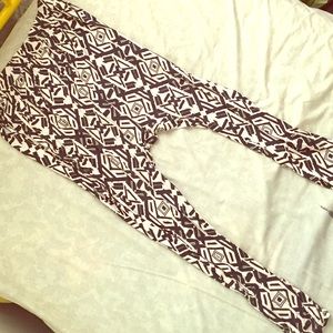 🔲🔲 Forever 21 Tribal Print Harem Pants 🔲🔲