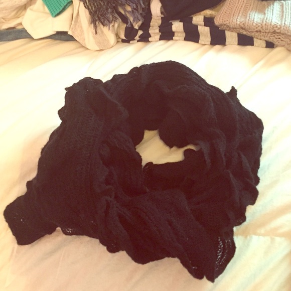 Black comfy circle scarf