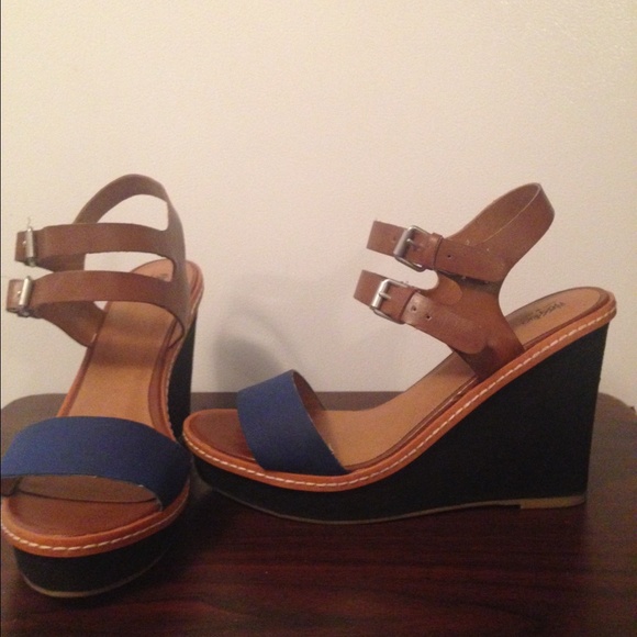 Adorb Wedges 🙌 navy and black