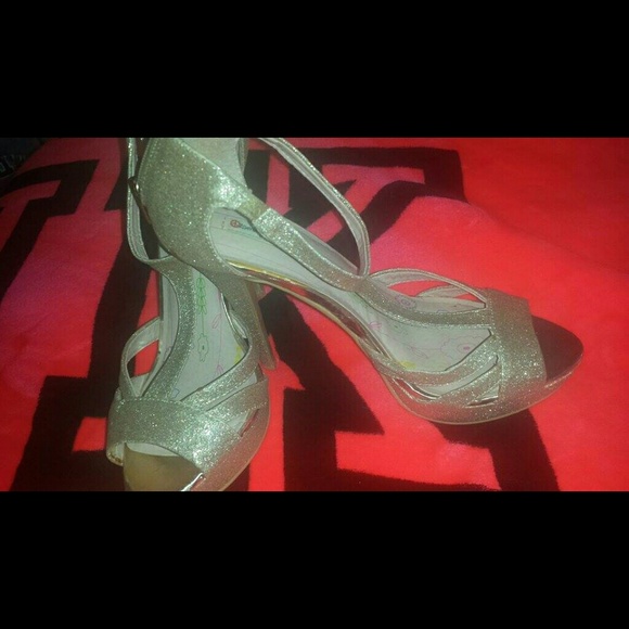 👠Sparkly 👠 Heels Gold