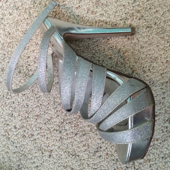 Silver sparkle heels!