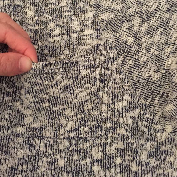 Sweater crop top - Picture 2 of 3