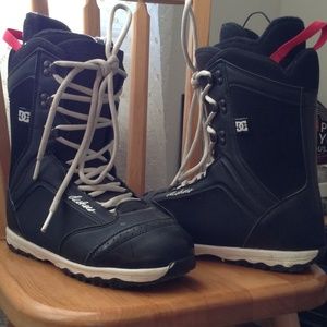 DC Karma 2013 Lace Up Snowboard boot