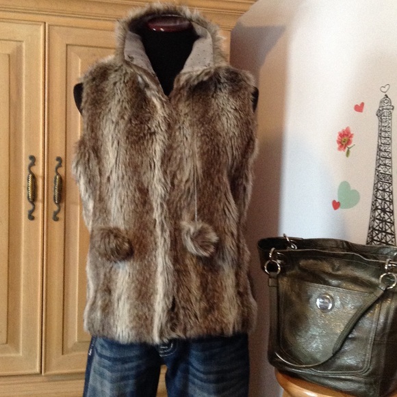 Coffeeshop Jackets & Blazers - Adorable Faux Fur Vest