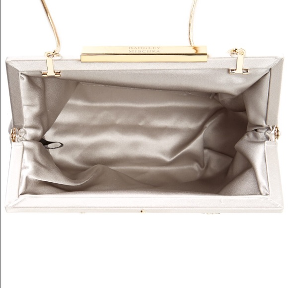 🎉Host Pick🎉Authentic Gwendolyn Silk Clutch - Picture 4 of 6
