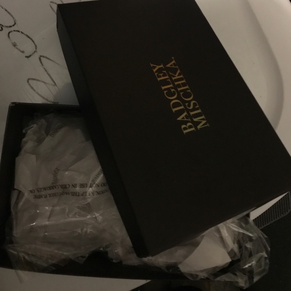 🎉Host Pick🎉Authentic Gwendolyn Silk Clutch - Picture 6 of 6