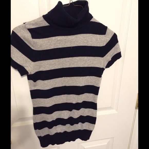 Grey/blue striped short sleeve turtleneck shirt