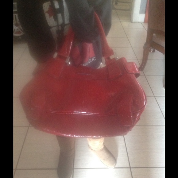 Guess - Picture 4 of 4