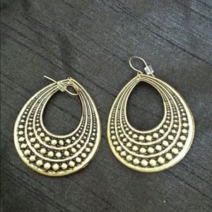 NEW MUDD SILVER DESIGN EARRINGS