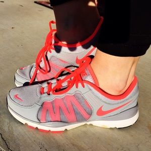 Nike Tennis Shoes | Size 7