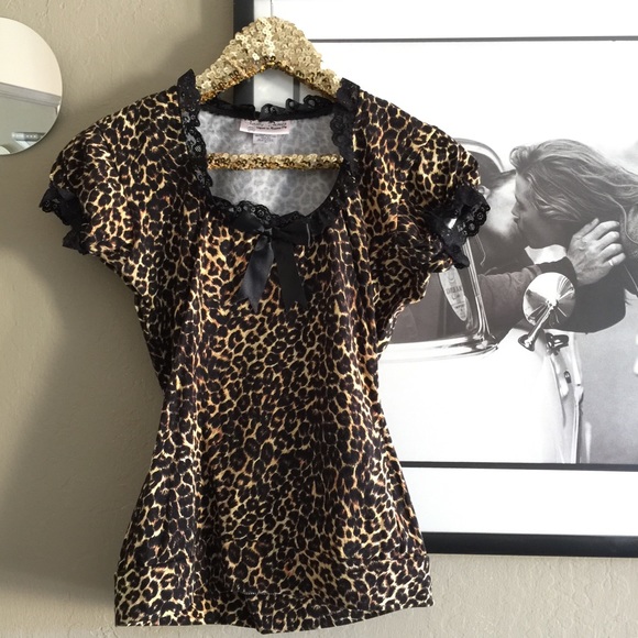 Deadly Dames - Leopard Print Top w/Lace Trim & Bow