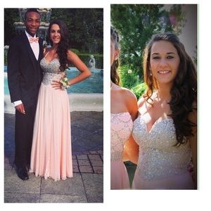 SIZE 2 prom dress originally 400$ selling for 250$