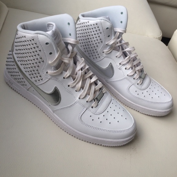 Nike Shoes - Nike WMNS Air Force 1 Light High QS