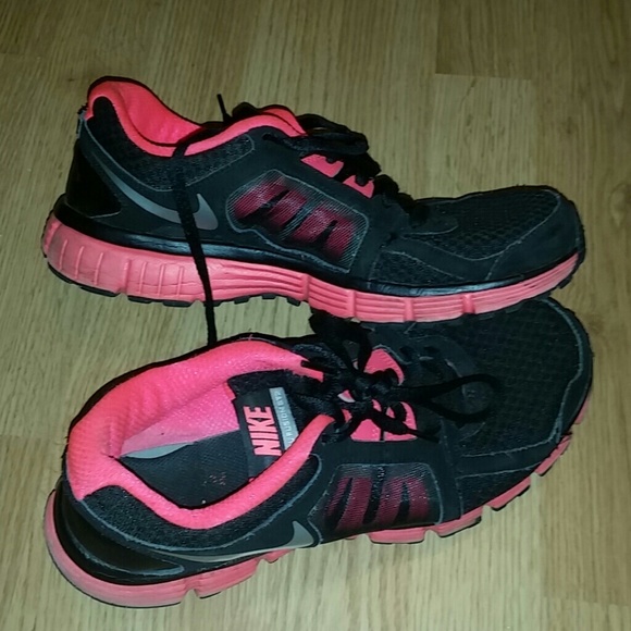 Nike Dual Fusion ST2 - Picture 2 of 2