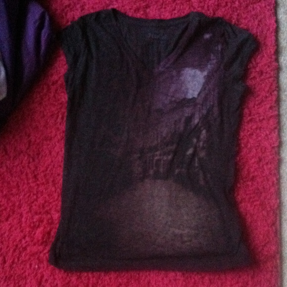 Vneck city tshirt