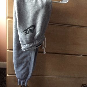 nike joggers. 🅿️🅿️ only.