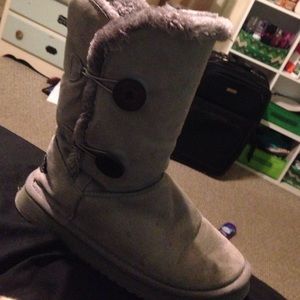 Grey uggs