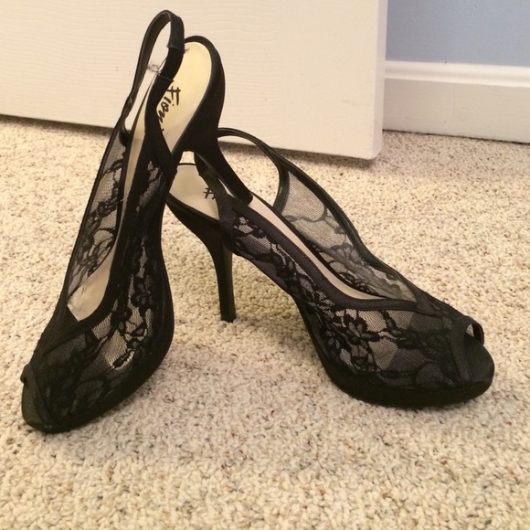 Black lace pumps