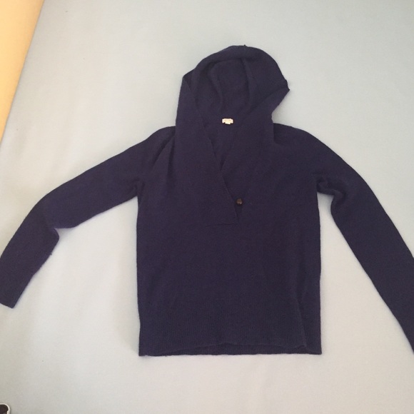 Beautiful cowelneck sweater with hoodie