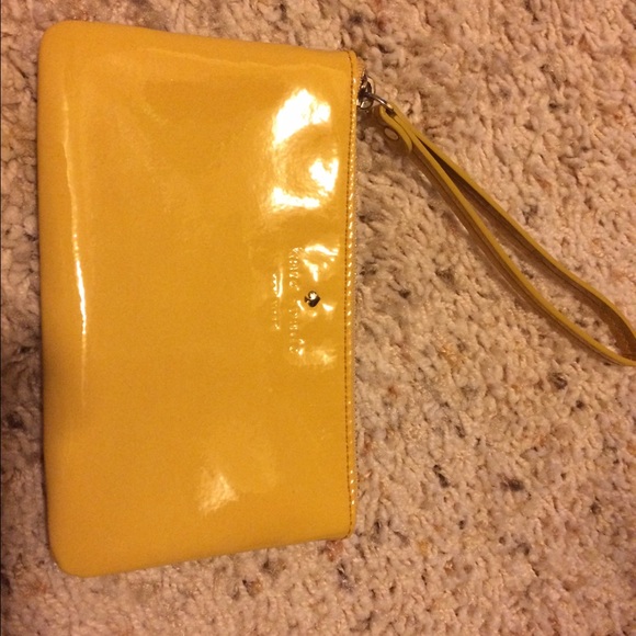 Kate spade patent yellow wristlet
