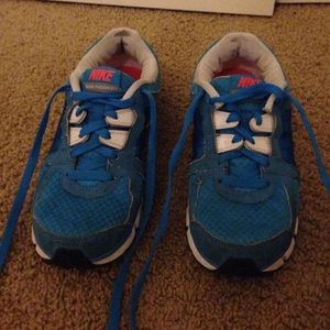 Nike dual fusion st2