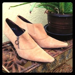 Donald J Pliner Rare Suede Bootie, size 7