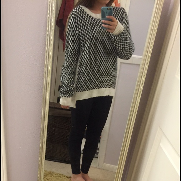 Black & White patterned sweater